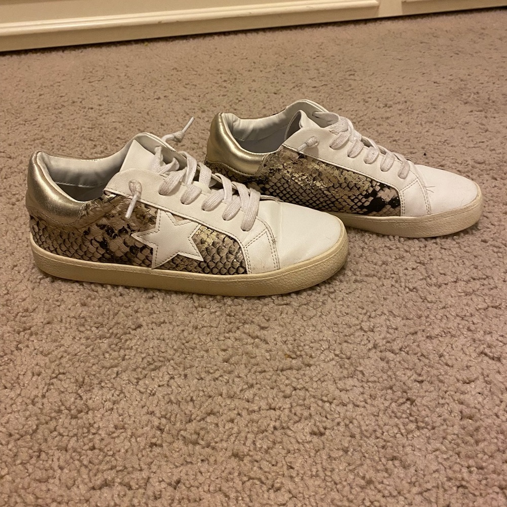 women’s madden girl star sneakers